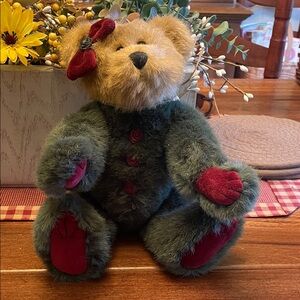 Boyd’s Bears “Glenda” Plush Jointed Bear